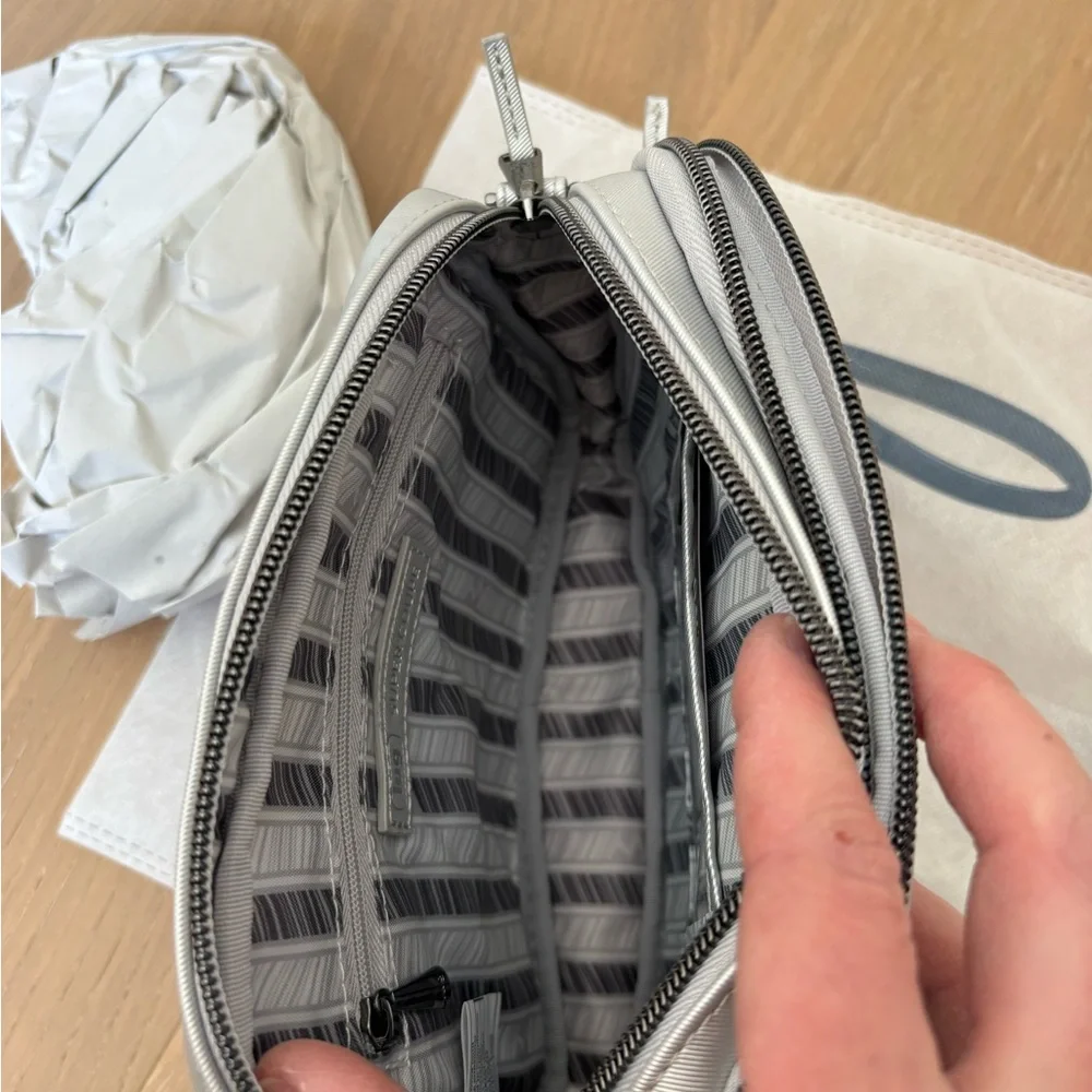 NWT Lug Super Coupe 2 Metallic Silver - Picture 7 of 15